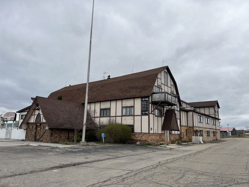 Barnstormer Entertainment Complex - April 17Th 2023 Photo (newer photo)